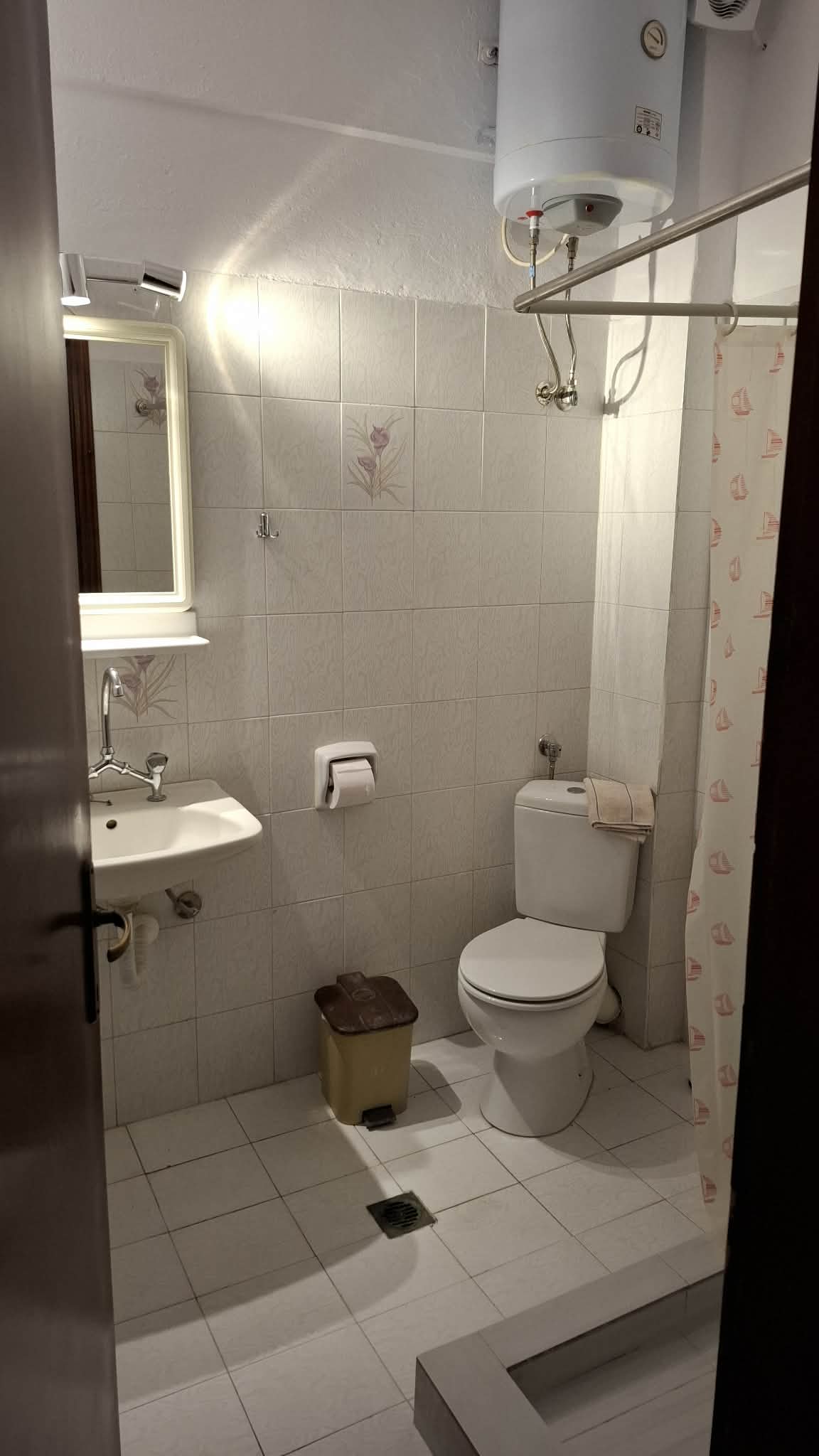 Room Number 4 Interiors